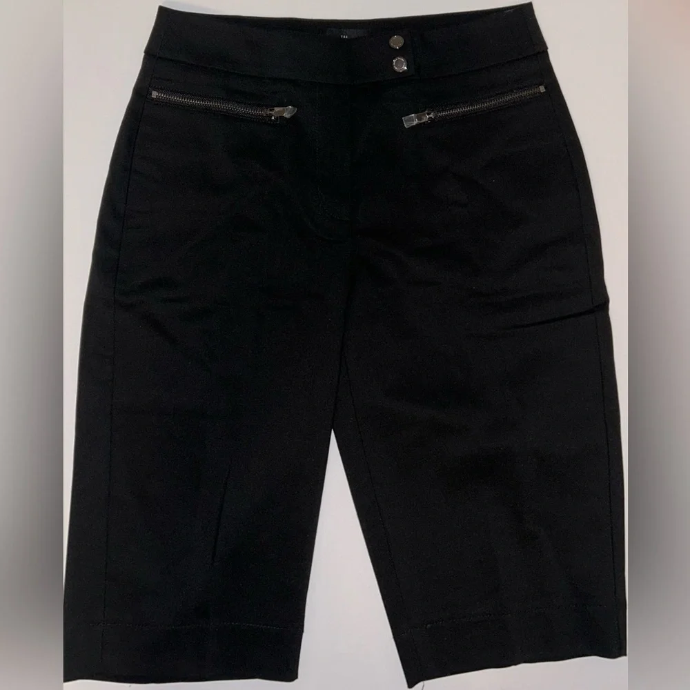 White House Black Market women black zipper pocket 12” Bermuda‎ Shorts size 00